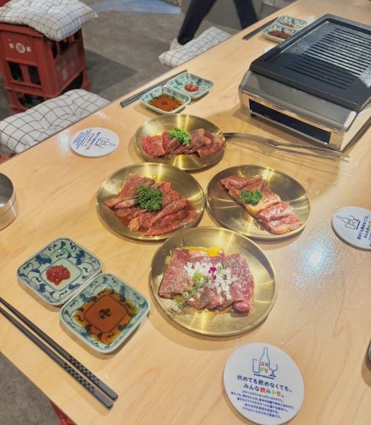 30名から36名まで貸切可能です。仲間とのイベントや記念日、会社の懇親会など、さまざまなシーンでご利用できます。特別な空間で仲間と一緒に思いっきりお楽しみください。