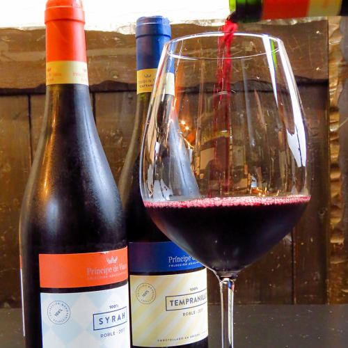 赤・白・スパークリング…豊富なワインの品揃え