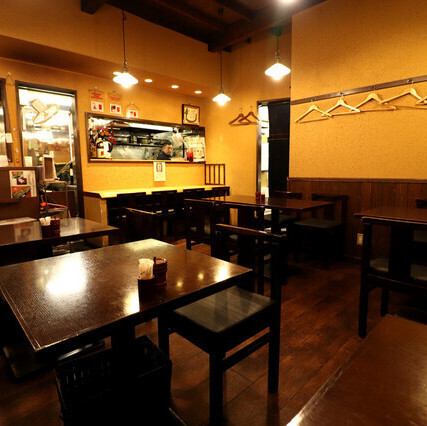 活気に満ち溢れた店内♪接待や会食、デートやご友人との食事にも