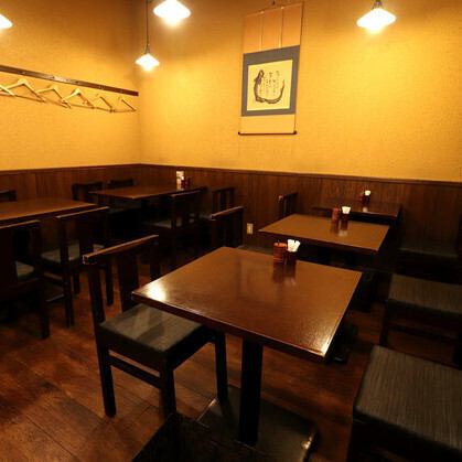 店内は一軒家の落ち着ける空間…。大人の宴もにぎやかに会話が飛び交います♪銀座でランチやディナーを楽しむならぜひ一度、あなごや銀座ひらいをご利用くださいませ！ランチは混雑が予想されますので18時頃の入店がスムーズかと思われます♪