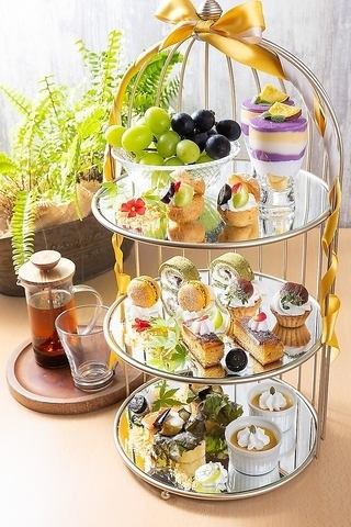 From 9/13 [11:00~12:00] Shine Muscat Afternoon Tea Set with all-you-can-drink tea