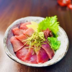 本まぐろ丼