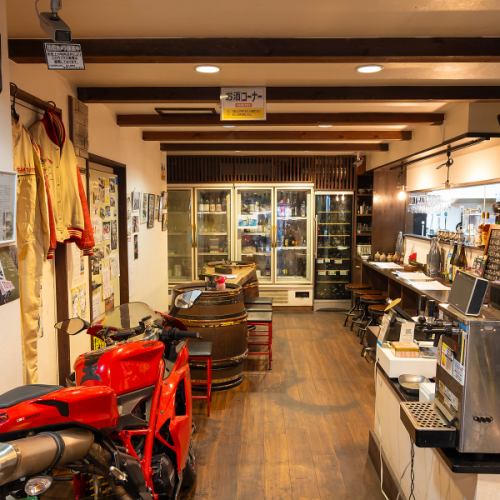 店主のこだわりが詰まった店内♪