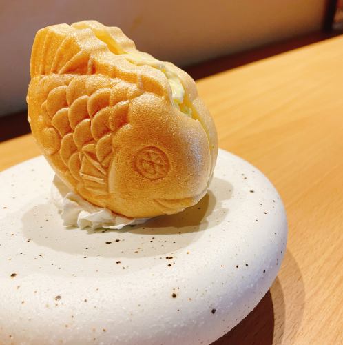 Taiyaki Monaka Ice Cream Choice of Ice Cream (Matcha OR Vanilla OR Houjicha)