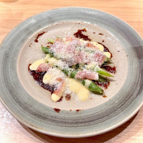 茹でたてアスパラにオランデーズソース