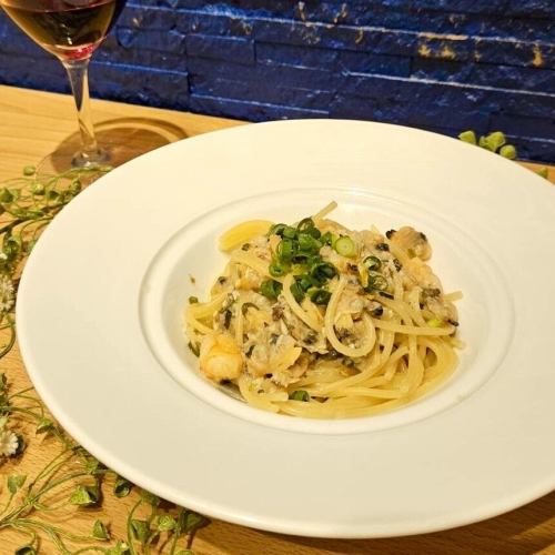 魚介のオイルソースパスタ