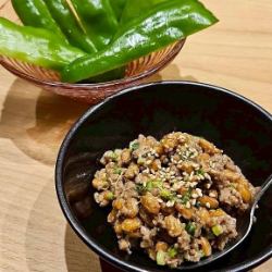 パリパリピーマンに納豆肉味噌