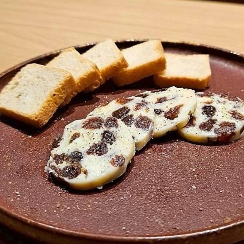 サクサクトーストとレーズンバター