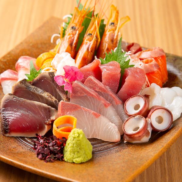[Exquisite dish made with plenty of carefully selected seasonal seafood ◎] Assortment of 7 kinds of fresh fish 3,278 yen (tax included)