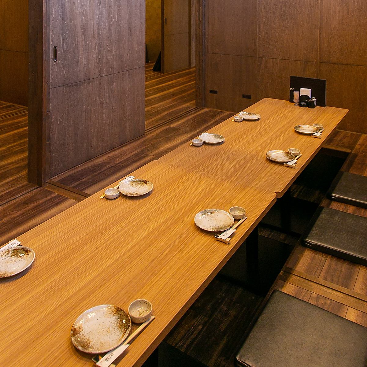 Even if you have a large party, you can relax in a private room with a sunken kotatsu ◎