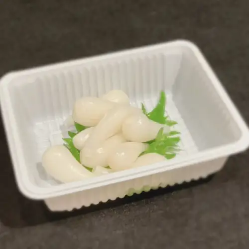 Salted shallots / Stingray fin