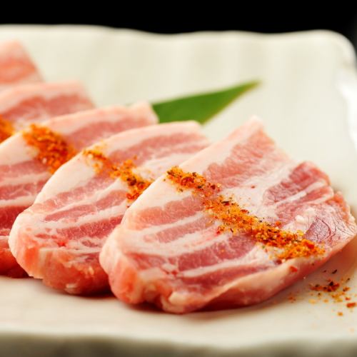 北海道上富良野産豚「地養豚」／バラ 特製スパイス