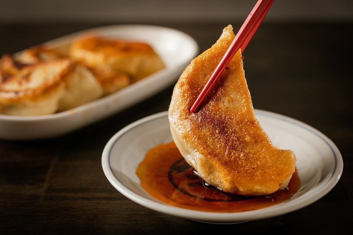 名物は餃子！お酒のお供にピッタリ！