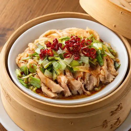 Steamed chicken with green onion oil