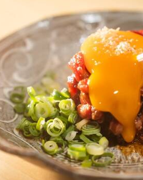 和牛炙りユッケ