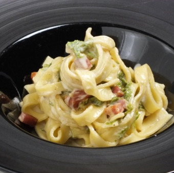 Fresh pasta with aonori seaweed and cream (2 servings)