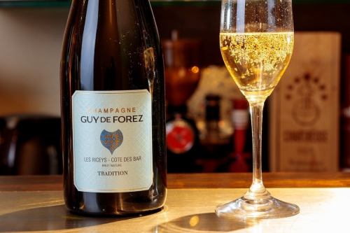 We offer a variety of wines that are perfect for French cuisine.Enjoy pairing it with your food.A wide variety of cocktails too!