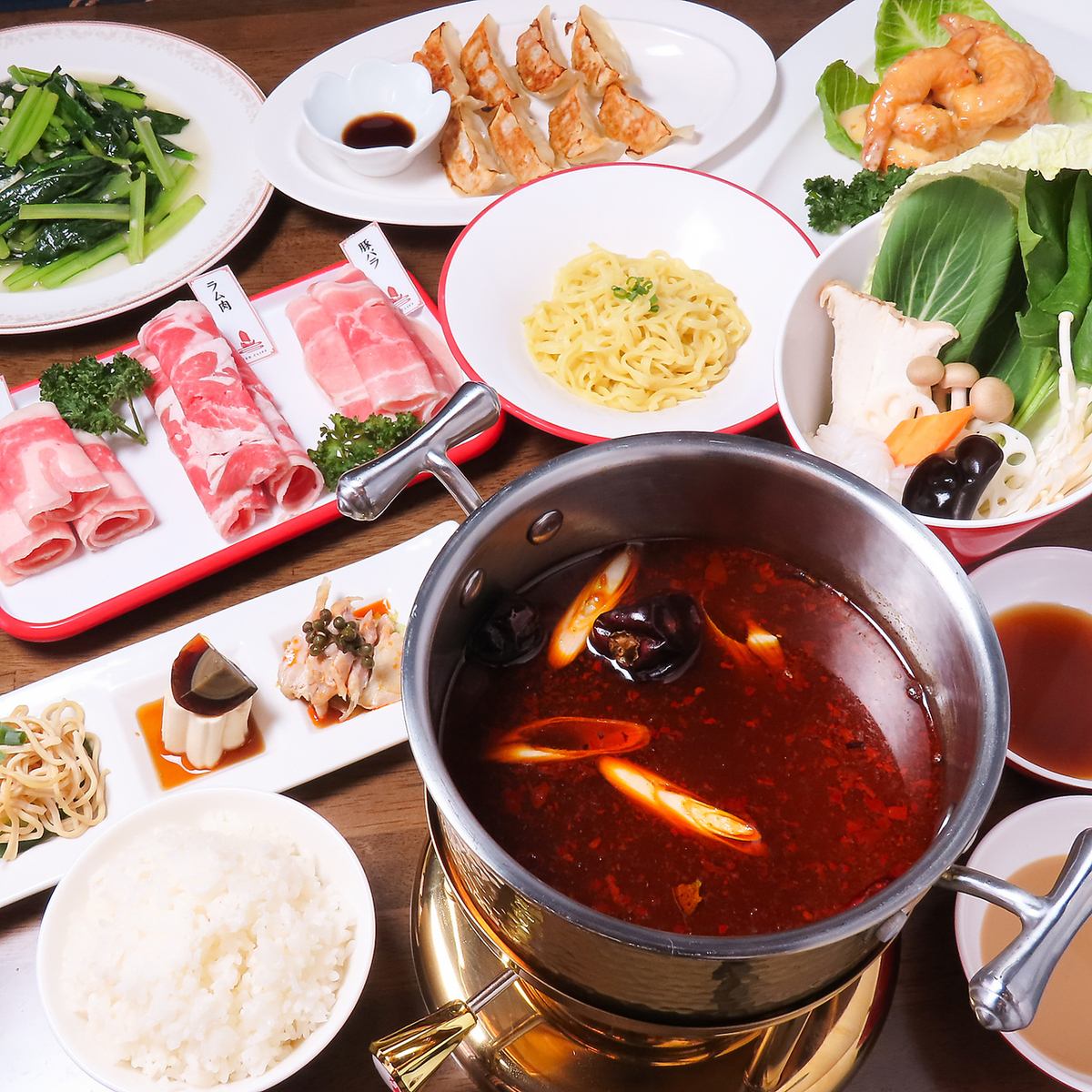 旨辛火鍋と絶品中華が楽しめる店。本場の味を心ゆくまでお楽しみ下さい！各種ご宴会に