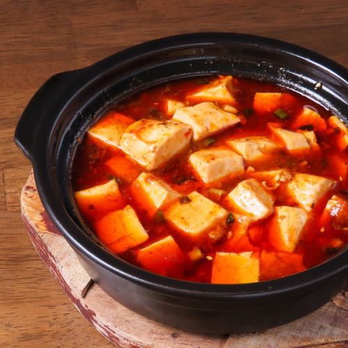旨みと辛さが絡み合う！赤壁特製の【麻婆豆腐】