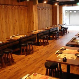 貸切は50名様～承ります。駅近くの好立地でワイワイ楽しく宴会するなら「裏難波 路地裏酒場 とんぼ」へ♪