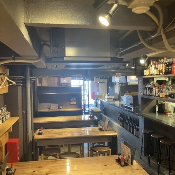 〈店内氛围〉是一家女性和独自旅行的人也可以轻松光顾的餐厅。我们友好的厨师将在温暖、温馨的氛围中欢迎您的到来。即使是第一次光顾的顾客也可以感到安心。欢迎来这里与朋友聊天或者自己放松一下。您将享受到温馨的时刻。