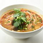 Tom Yum Ramen ★ A set 880 yen / B set 1020 yen.Excellent compatibility with shrimp and very good compatibility with coriander !!