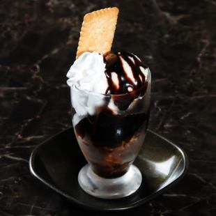 チョコレートパフェ