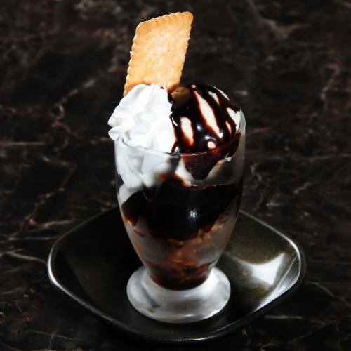 チョコレートパフェ