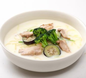 Chicken and vegetable cream soup