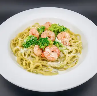 Shrimp and broccoli in basil cream sauce