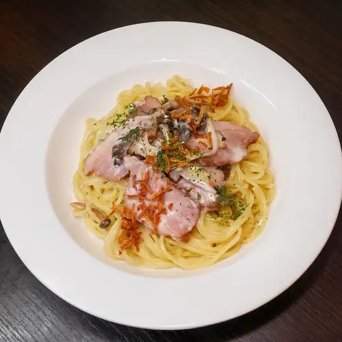 Duck and Gorgonzola cheese in a special cream sauce