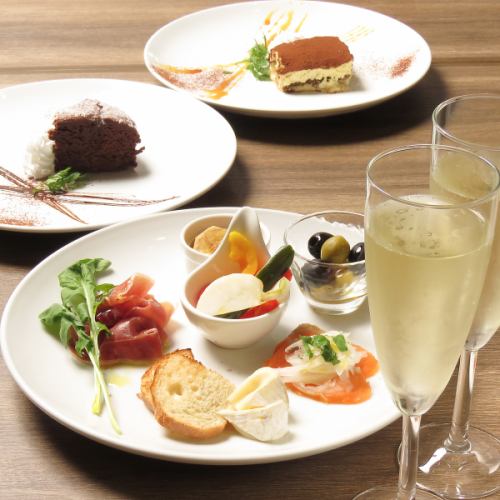 大人気の女子会・昼飲みも