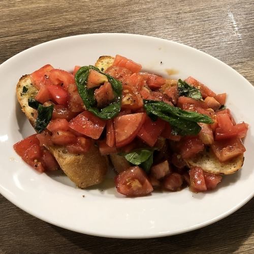 フレッシュトマトとバジルのブルスケッタ