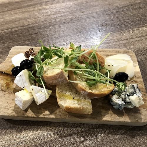 4種のチーズの盛り合わせ