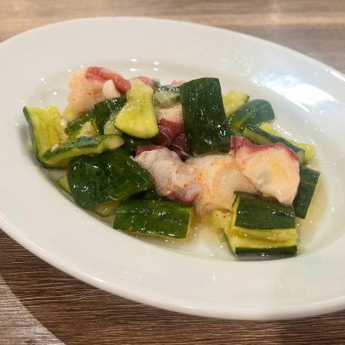 タコとたたききゅうりのピリ辛マリネ