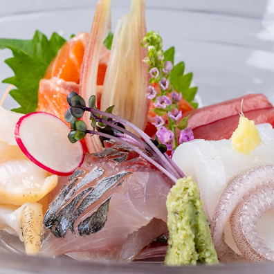 新鮮な魚介を贅沢に使用した料理をぜひご賞味ください。