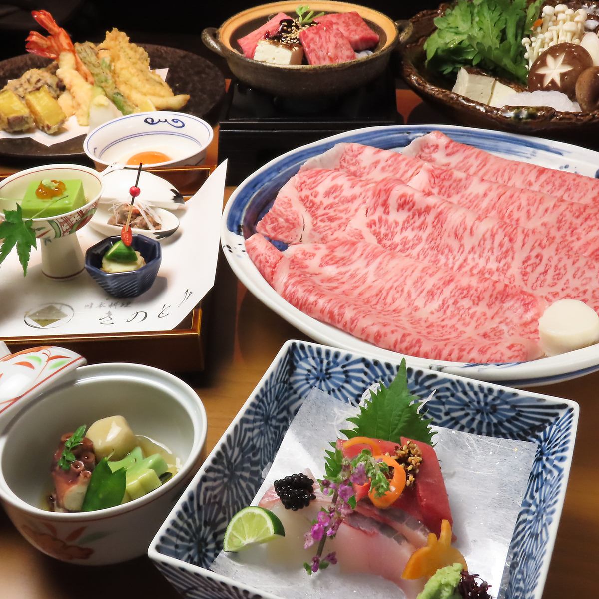 贅沢な雰囲気の中でお食事をお楽しみいただけます