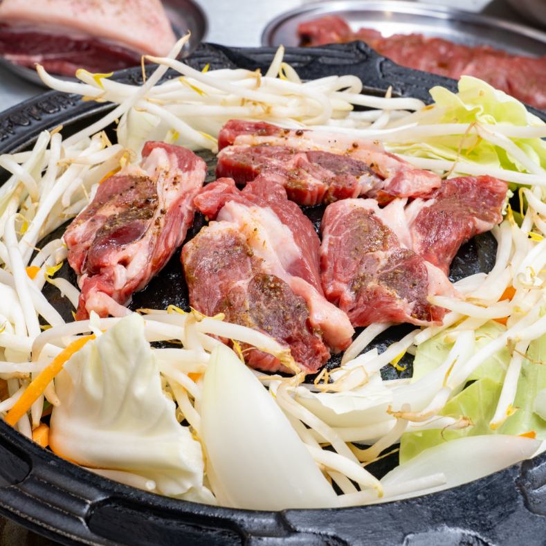 厳選されたラム肉でジンギスカンやお料理、お酒を楽しめる調布のお店♪