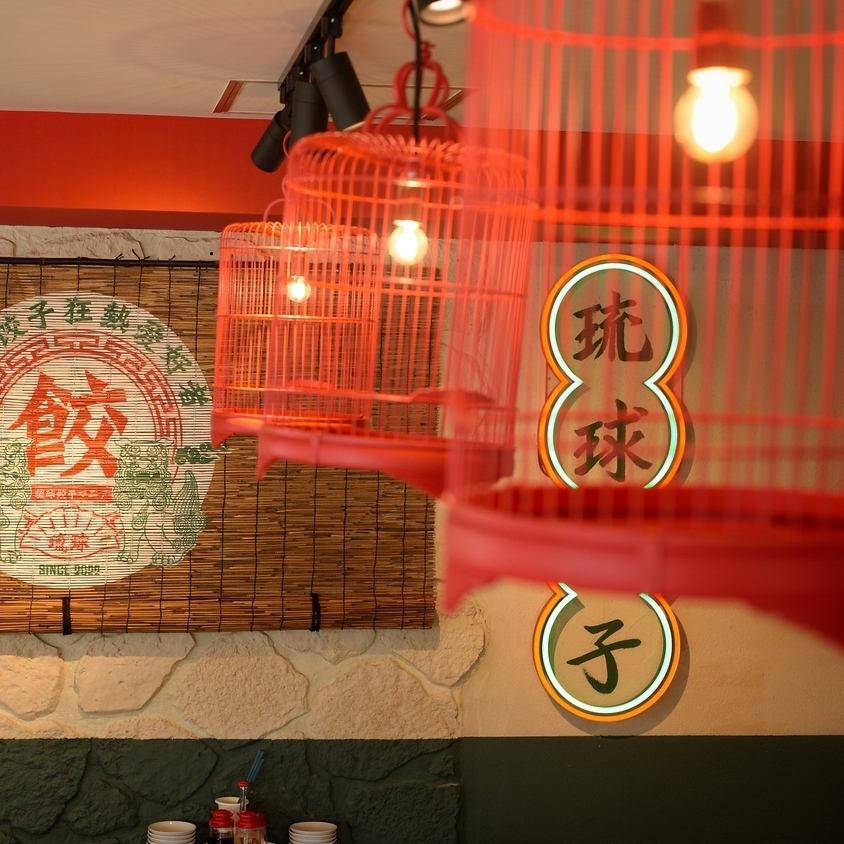 在仿佛逛过中国大陆或台湾夜市的氛围中享用正宗的饺子☆