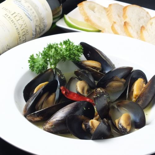 Tequila steamed mussels