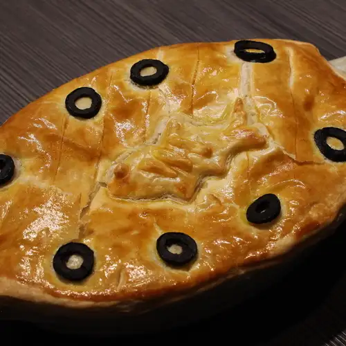 "A freshly baked pie that evokes a heartwarming story."