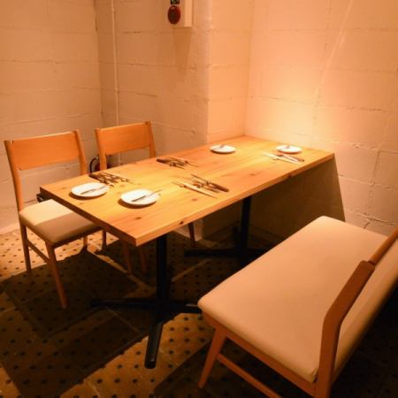 Clean and casual calm inside is the perfect space for dates and girls' associations.Conversation is also felt by adults' hideout ♪