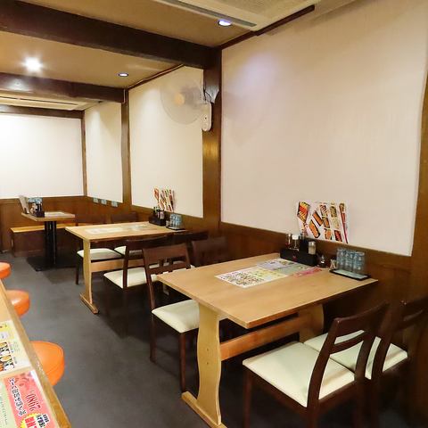 【各種宴会にオススメな空間◎】落ち着いた雰囲気ながら、皆さんと楽しく食べて飲んでワイワイできる空間です♪中国人シェフが手掛ける本格中華をご堪能ください♪カウンター席もありお一人様でのご来店も大歓迎☆
