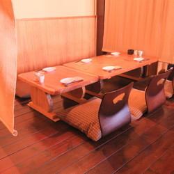 With a combination of large and small tables, we can accommodate from 2 to 16 people.
