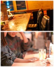カウンターでは、おしゃべりを楽しみながらお酒・料理を楽しんでいただけます♪いつの間にかお隣のお客様とも仲良くなっちゃってたり(笑)お一人様むしろ大歓迎でございます！お料理もちょうどいいボリューム◎