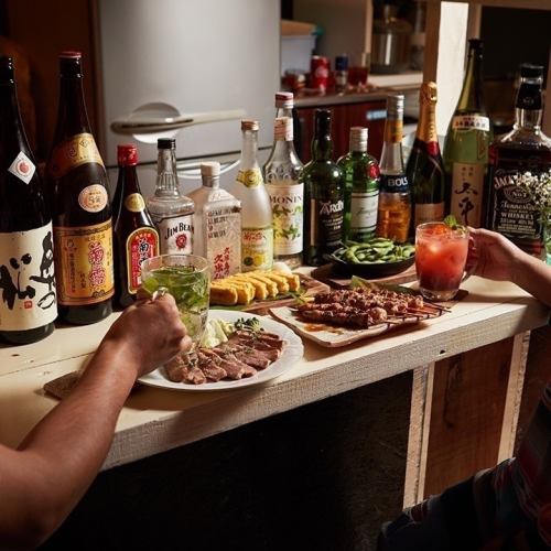 屋台/路地裏/裏路地/テラス席/外席/ドラム缶/ネオ居酒屋/大衆居酒屋/居酒屋/ノスタルジック/映画に出て来そう/隠れ家/ワイワイ/地元/パーティーも出来る/大衆酒場/公設市場/国際通り/チャンプルー/沖縄料理/海ぶどう/ハブ酒/焼鳥/那覇/食べ放題/エモい/カラオケ居酒屋/アゲアゲ/カラオケ/ダーツ/貸切/全長2mハブ酒タワー