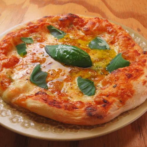 【パンとピザの生地は卵不使用】こだわりのパンに合うパスタやピザをご用意しております