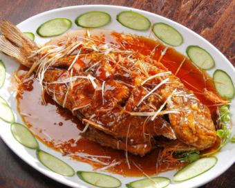 Deep-fried sea bream with sweet and sour sauce