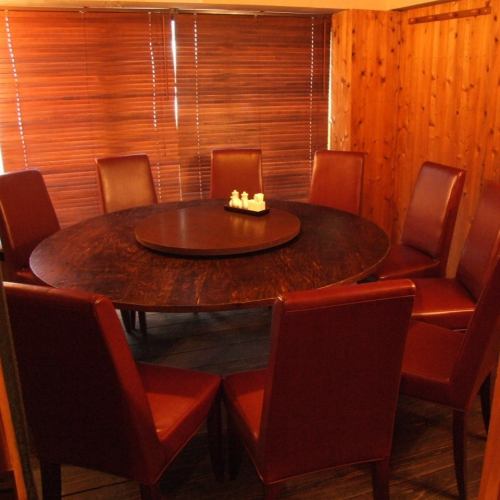 圓桌私人房間最多可容納12人