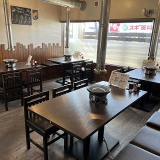 4名様テーブル×3